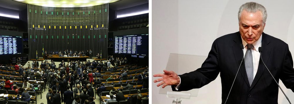 Propaganda partidária veiculada pelo PSDB com críticas ao governo Michel Temer deverá aumentar a pressão do chamado "centrão" para que o peemedebista retome os ministérios hoje em poder do PSDB para acomodar outras legendas da base, como o PP, PSD e PR; PSDB possui os ministérios dos Direitos Humanos, Relações Exteriores, Cidades e Secretaria de Governo; bloco já vem insinuando que poderá barrar as reformas consideradas fundamentais pelo governo, além de acatar uma nova denúncia Temer que venha a ser oferecida pelo Ministério Público Federal, caso não seja atendido (Foto: Paulo Emílio) Propaganda partidária veiculada pelo PSDB com críticas ao governo Michel Temer deverá aumentar a pressão do chamado "centrão" para que o peemedebista retome os ministérios hoje em poder do PSDB para acomodar outras legendas da base, como o PP, PSD e PR; PSDB possui os ministérios dos Direitos Humanos, Relações Exteriores, Cidades e Secretaria de Governo; bloco já vem insinuando que poderá barrar as reformas consideradas fundamentais pelo governo, além de acatar uma nova denúncia Temer que venha a ser oferecida pelo Ministério Público Federal, caso não seja atendido
