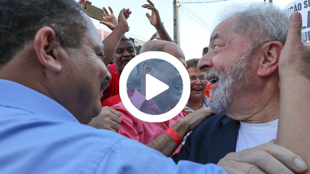 Na chegada a Salvador, onde iniciou sua caravana de quatro mil quilômetros pelos nove estados da região Nordeste, o ex-presidente Lula foi recebido com festa pela população baiana; multidão gritava "Olê, olê, olê , olá, Lula, Lula" em demonstração de apoio a Lula; junto com o governador da Bahia, Rui Costa, e dezenas de líderes, Lula participou de visita às obras da linha 2 do metrô (Foto: Charles Nisz) Na chegada a Salvador, onde iniciou sua caravana de quatro mil quilômetros pelos nove estados da região Nordeste, o ex-presidente Lula foi recebido com festa pela população baiana; multidão gritava "Olê, olê, olê , olá, Lula, Lula" em demonstração de apoio a Lula; junto com o governador da Bahia, Rui Costa, e dezenas de líderes, Lula participou de visita às obras da linha 2 do metrô