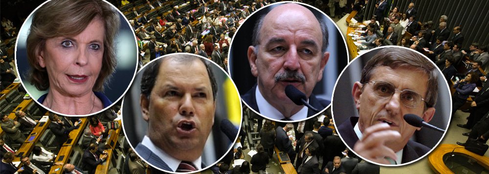 Onze dos 17 deputados da bancada gaúcha na Câmara Federal pelo arquivamento da denúncia contra Michel Temer por corrupção passiva; dentre os parlamentares, estão Yeda Crusius (PSDB), Alceu Moreira (PMDB), Darcísio Perondi (PMDB), e Osmar Terra (PMDB); também votaram pela paralisação das investigações José Fogaça (PMDB), Mauro Pereira (PMDB), Renato Molling (PP), José Otávio Germano (PP), Cajar Nardes (PR), Ronaldo Nogueira (PTB) e Sérgio Moraes (PTB)
(Foto: Leonardo Lucena) Onze dos 17 deputados da bancada gaúcha na Câmara Federal pelo arquivamento da denúncia contra Michel Temer por corrupção passiva; dentre os parlamentares, estão Yeda Crusius (PSDB), Alceu Moreira (PMDB), Darcísio Perondi (PMDB), e Osmar Terra (PMDB); também votaram pela paralisação das investigações José Fogaça (PMDB), Mauro Pereira (PMDB), Renato Molling (PP), José Otávio Germano (PP), Cajar Nardes (PR), Ronaldo Nogueira (PTB) e Sérgio Moraes (PTB)