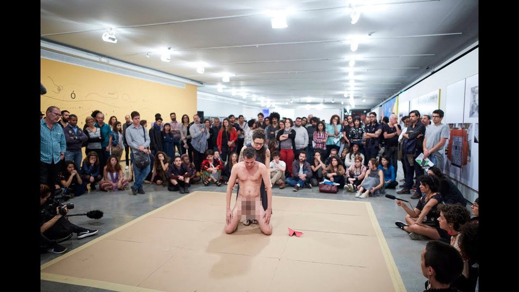 As imagens feitas no museu incendiaram as redes. O promotor pediu que os vídeos fossem removidos, para preservar a criança indevidamente filmada. O Google afirmou que só seriam removidos por ordem judicial (Foto: Gisele Federicce) As imagens feitas no museu incendiaram as redes. O promotor pediu que os vídeos fossem removidos, para preservar a criança indevidamente filmada. O Google afirmou que só seriam removidos por ordem judicial