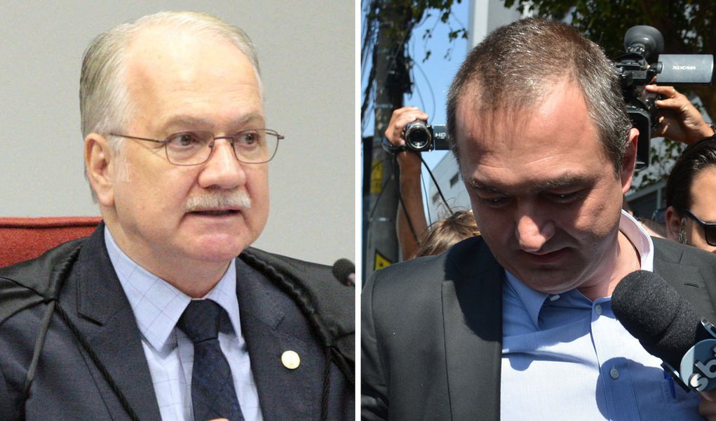 Ministro Edson Fachin decidiu há pouco retirar o sigilo da gravação da JBS, que motivou a abertura do processo de revisão do acordo de colaboração de Joesley Batista, Ricardo Saud e Francisco e Assis e Silva, delatores ligados à JBS; gravação tem cerca de quatro horas e deve ser divulgada ainda esta noite; nas gravações, é possível ouvir como Joesley e os diretores da JBS atuaram para obter o acordo de delação premiada com a Procuradoria-Geral da República (PGR); nos diálogos, os delatores relatam suposta influência sobre o ex-procurador da República Marcelo Miller, que fez parte da equipe do procurador-geral da República, Rodrigo Janot (Foto: Aquiles Lins) Ministro Edson Fachin decidiu há pouco retirar o sigilo da gravação da JBS, que motivou a abertura do processo de revisão do acordo de colaboração de Joesley Batista, Ricardo Saud e Francisco e Assis e Silva, delatores ligados à JBS; gravação tem cerca de quatro horas e deve ser divulgada ainda esta noite; nas gravações, é possível ouvir como Joesley e os diretores da JBS atuaram para obter o acordo de delação premiada com a Procuradoria-Geral da República (PGR); nos diálogos, os delatores relatam suposta influência sobre o ex-procurador da República Marcelo Miller, que fez parte da equipe do procurador-geral da República, Rodrigo Janot