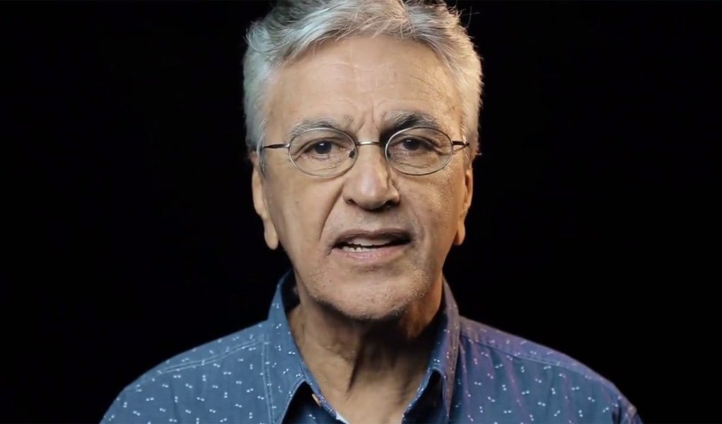 Caetano Veloso, Letícia Sabatella, Camila Pitanga e outros artistas divulgaram um vídeo em apoio à ocupação "Povo sem Medo", em São Bernardo do Campo, onde mais de 6,5 mil famílias lutam por moradia digna, enfrentando preconceito, ódio e intolerância dos vizinhos, agora estão ameaçados de despejo violento; proprietária do terreno deve mais de R$ 500 mil apenas em IPTU do espaço, que está ocioso há 40 anos (Foto: Giuliana Miranda) Caetano Veloso, Letícia Sabatella, Camila Pitanga e outros artistas divulgaram um vídeo em apoio à ocupação "Povo sem Medo", em São Bernardo do Campo, onde mais de 6,5 mil famílias lutam por moradia digna, enfrentando preconceito, ódio e intolerância dos vizinhos, agora estão ameaçados de despejo violento; proprietária do terreno deve mais de R$ 500 mil apenas em IPTU do espaço, que está ocioso há 40 anos
