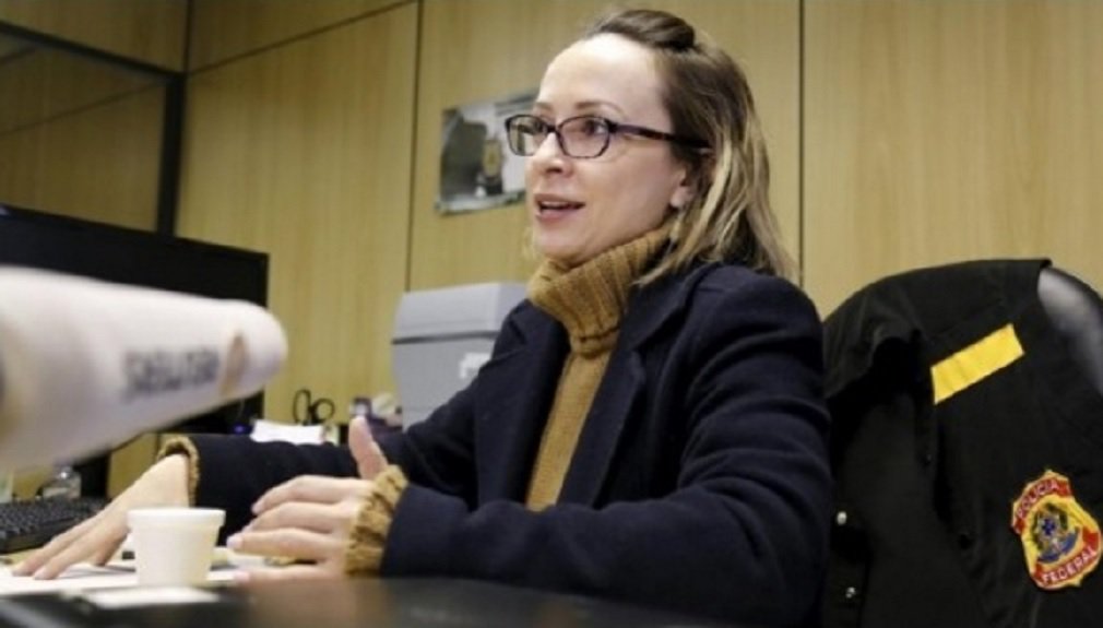 A delegada Érika Mialik Marena foi a mais votada na lista tríplice da Associação Nacional dos Delegados da Polícia Federal para assumir o comando da PF; a grande maioria dos delegados na ativa participou da votação; Érika Mialik Marena, da Polícia Federal, foi quem pediu e conseguiu da Justiça a decretação da prisão temporária do reitor da Universidade Federal de Santa Catarina (UFSC), Luiz Carlos Cancellier, por supostas irregularidades cometidas à frente da instituição (Foto: José Barbacena) A delegada Érika Mialik Marena foi a mais votada na lista tríplice da Associação Nacional dos Delegados da Polícia Federal para assumir o comando da PF; a grande maioria dos delegados na ativa participou da votação; Érika Mialik Marena, da Polícia Federal, foi quem pediu e conseguiu da Justiça a decretação da prisão temporária do reitor da Universidade Federal de Santa Catarina (UFSC), Luiz Carlos Cancellier, por supostas irregularidades cometidas à frente da instituição