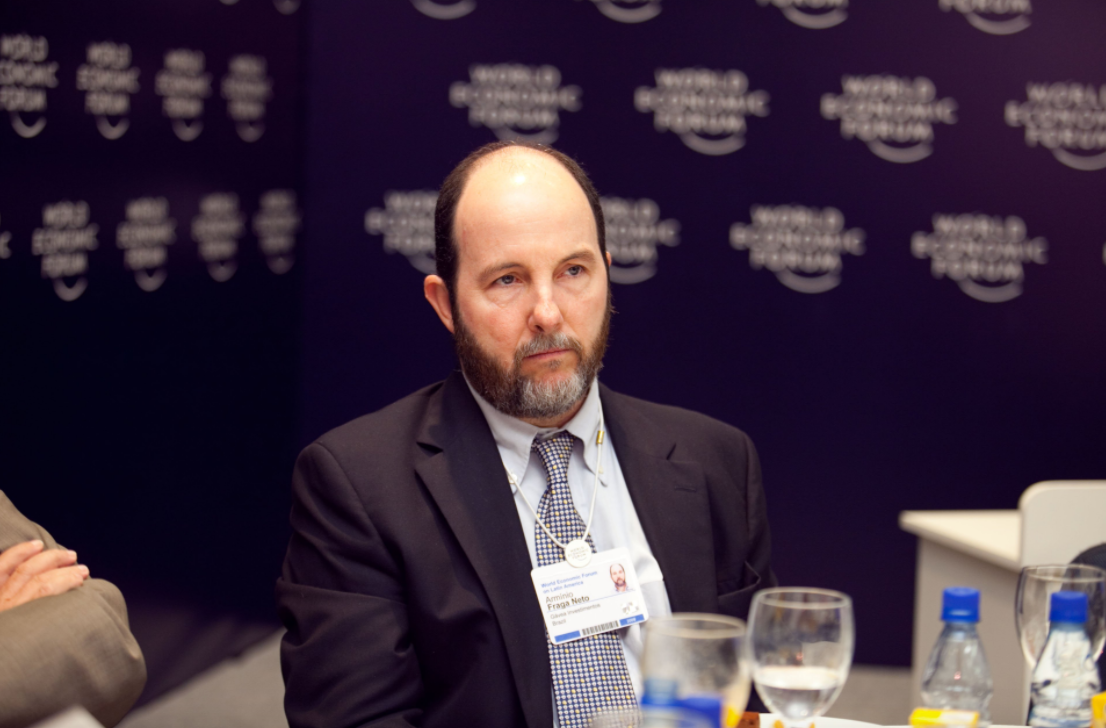 Ex-presidente do Banco Central do Brasil e sócio-fundador da Gávea Investimentos, o economista Armínio Fraga está preocupado, e diz que "não dá para ser otimista" em relação ao Brasil; Armínio acha "inevitável" que o próximo governo faça mais uma reforma da Previdência, supondo que alguma saia ainda no governo Temer (Foto: Romulo Faro) Ex-presidente do Banco Central do Brasil e sócio-fundador da Gávea Investimentos, o economista Armínio Fraga está preocupado, e diz que "não dá para ser otimista" em relação ao Brasil; Armínio acha "inevitável" que o próximo governo faça mais uma reforma da Previdência, supondo que alguma saia ainda no governo Temer