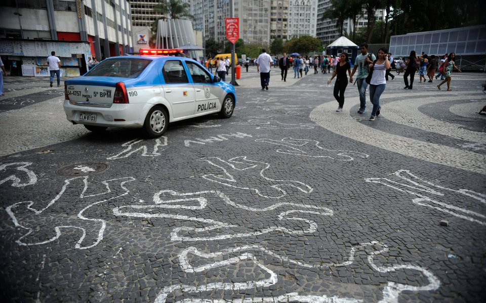 De janeiro a julho deste ano, o número de casos foi de 3.911, um aumento de 12,6% em relação ao mesmo período de 2016 (3.471), de acordo com dados do Instituto de Segurança Pública (ISP) (Foto: Leonardo Lucena) De janeiro a julho deste ano, o número de casos foi de 3.911, um aumento de 12,6% em relação ao mesmo período de 2016 (3.471), de acordo com dados do Instituto de Segurança Pública (ISP)