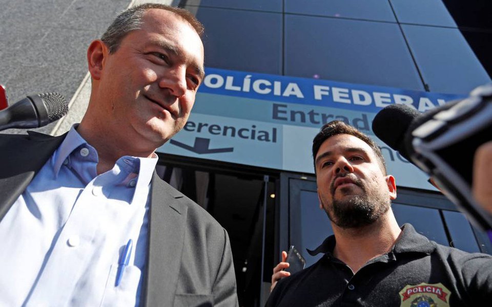 Jornalista Luís Nassif diz, no Jornal GGN, que "uma das formas mais ostensivas de fakenews são as falsas ênfases. Ou seja, uma ênfase desmedida a fatos irrelevantes, visando esquentar a matéria"; segundo ele, "o próprio MPF sentiu na pele o resultado dessa completa subversão no sistema de informações, quando, no caso da JBS, apareceu o nome do procurador Marcelo Miller"; "Em princípio, não havia nada que o comprometesse, mas informações de tratativas de contratá-lo e de conselhos que ele passou aos Batista" (Foto: Leonardo Lucena) Jornalista Luís Nassif diz, no Jornal GGN, que "uma das formas mais ostensivas de fakenews são as falsas ênfases. Ou seja, uma ênfase desmedida a fatos irrelevantes, visando esquentar a matéria"; segundo ele, "o próprio MPF sentiu na pele o resultado dessa completa subversão no sistema de informações, quando, no caso da JBS, apareceu o nome do procurador Marcelo Miller"; "Em princípio, não havia nada que o comprometesse, mas informações de tratativas de contratá-lo e de conselhos que ele passou aos Batista"