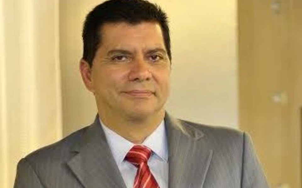 A Prefeitura de Palmas se manifestou sobre a recomendação do Ministério Público Estadual e Defensoria Pública sobre o corte de pontos dos servidores da Educação que aderiram a paralisação de 21 dias; de acordo com o executivo, “é impossível pagar servidores que não compareceram em seus postos de trabalho”; “Não cortar os pontos dos faltosos, seria um desrespeito aos mais de 14 milhões de sofríveis desempregados do País, à honra de mais de 11.000 servidores públicos municipais, à dignidade dos demais servidores da educação que ordeiramente cumpriram suas jornadas de trabalho e principalmente à decência de 300.000 palmenses que esperam a moralidade, a ética e a honestidade da coisa pública” (Foto: Leonardo Lucena) A Prefeitura de Palmas se manifestou sobre a recomendação do Ministério Público Estadual e Defensoria Pública sobre o corte de pontos dos servidores da Educação que aderiram a paralisação de 21 dias; de acordo com o executivo, “é impossível pagar servidores que não compareceram em seus postos de trabalho”; “Não cortar os pontos dos faltosos, seria um desrespeito aos mais de 14 milhões de sofríveis desempregados do País, à honra de mais de 11.000 servidores públicos municipais, à dignidade dos demais servidores da educação que ordeiramente cumpriram suas jornadas de trabalho e principalmente à decência de 300.000 palmenses que esperam a moralidade, a ética e a honestidade da coisa pública”