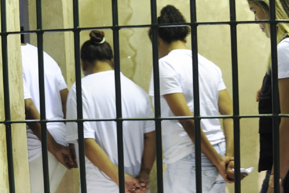A população carcerária feminina cresceu 698% no Brasil, segundo dados mais recentes do Departamento Penitenciário Nacional (Depen), órgão do Ministério da Justiça; no ano 2000, havia 5.601 mulheres cumprindo medidas de privação de liberdade; em 2016, o número saltou para 44.721; apenas em dois anos, entre dezembro de 2014 e dezembro de 2016, houve aumento de 19,6%, subindo de 37.380 para 44.721 (Foto: José Barbacena) A população carcerária feminina cresceu 698% no Brasil, segundo dados mais recentes do Departamento Penitenciário Nacional (Depen), órgão do Ministério da Justiça; no ano 2000, havia 5.601 mulheres cumprindo medidas de privação de liberdade; em 2016, o número saltou para 44.721; apenas em dois anos, entre dezembro de 2014 e dezembro de 2016, houve aumento de 19,6%, subindo de 37.380 para 44.721
