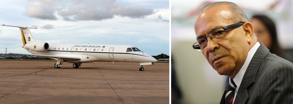 Denúncia da Folha de S.Paulo neste domingo aponta que o ministro da Casa Civil do governo Temer, Eliseu Padilha, tem driblado o veto para utilização de aeronaves da FAB (Força Aérea Brasileira) para se deslocar em fins de semana a Porto Alegre, reduto eleitoral e onde mora a família; autorização para uso de aviões no retorno para casa foi suspensa em 2015 por Dilma Rousseff; o motivo usado pelo ministro é o da segurança: tem medo de ser hostilizado em voos e aeroportos comerciais (Foto: Gisele Federicce) Denúncia da Folha de S.Paulo neste domingo aponta que o ministro da Casa Civil do governo Temer, Eliseu Padilha, tem driblado o veto para utilização de aeronaves da FAB (Força Aérea Brasileira) para se deslocar em fins de semana a Porto Alegre, reduto eleitoral e onde mora a família; autorização para uso de aviões no retorno para casa foi suspensa em 2015 por Dilma Rousseff; o motivo usado pelo ministro é o da segurança: tem medo de ser hostilizado em voos e aeroportos comerciais