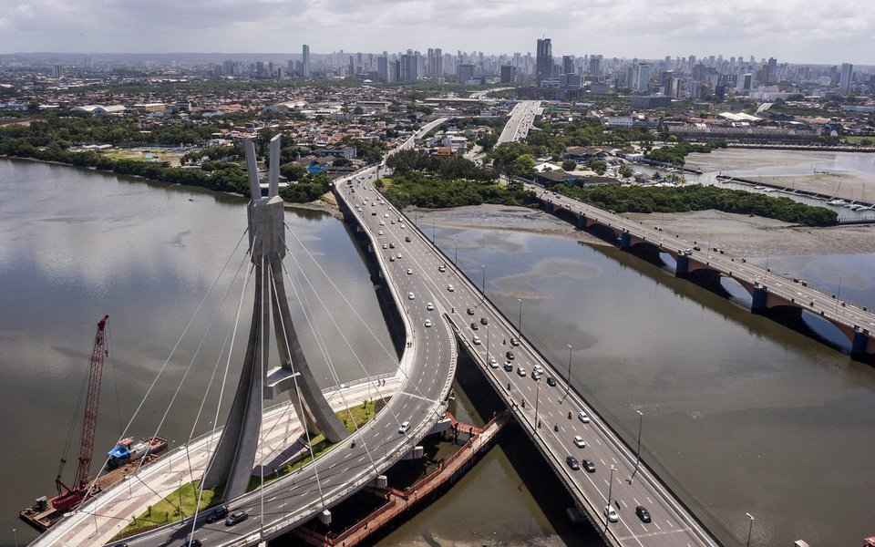 om 96% dos 184 municípios com gestão financeira em situação considerada difícil ou crítica, Pernambuco ocupa o segundo lugar como o Estado com mais maus gestores do Brasil, atrás apenas de Sergipe (98%); levantamento, que consta do Índice Firjan de Gestão Fiscal (IFGF), levou em consideração as informações declaradas pelas próprias prefeituras, apresentadas ao Tesouro Nacional, referentes ao exercício de 2016 (Foto: Paulo Emílio) om 96% dos 184 municípios com gestão financeira em situação considerada difícil ou crítica, Pernambuco ocupa o segundo lugar como o Estado com mais maus gestores do Brasil, atrás apenas de Sergipe (98%); levantamento, que consta do Índice Firjan de Gestão Fiscal (IFGF), levou em consideração as informações declaradas pelas próprias prefeituras, apresentadas ao Tesouro Nacional, referentes ao exercício de 2016