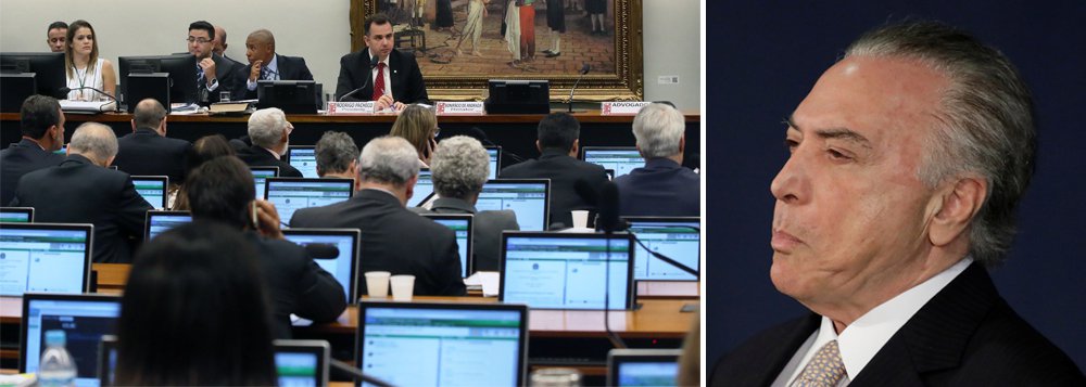 Jornalista Fernando Brito compara o julgamento do recurso contra a condenação do ex-presidente Lula pelo TRF-4 com a sessão desta terça-feira, 10, com a leitura do relatório do deputado Bonifácio de Andrade (PSDB-MG), que deve propor a anistia a Michel Temer; "Ninguém, em sã consciência, espera resultado diferente da recusa à abertura de um processo. Para quase todos os deputados, tanto fará abrir ou não a capa do processo ou ler uma linha sequer das alegações. (...) Já os desembargadores, diante de qualquer dúvida da culpa do réu, pensarão que, importante mesmo, é 'a moralização' do país e o efeito-exemplo de condenar um ex-presidente, para glória da lenda de que a lei é igual para todos", diz Brito (Foto: Aquiles Lins) Jornalista Fernando Brito compara o julgamento do recurso contra a condenação do ex-presidente Lula pelo TRF-4 com a sessão desta terça-feira, 10, com a leitura do relatório do deputado Bonifácio de Andrade (PSDB-MG), que deve propor a anistia a Michel Temer; "Ninguém, em sã consciência, espera resultado diferente da recusa à abertura de um processo. Para quase todos os deputados, tanto fará abrir ou não a capa do processo ou ler uma linha sequer das alegações. (...) Já os desembargadores, diante de qualquer dúvida da culpa do réu, pensarão que, importante mesmo, é 'a moralização' do país e o efeito-exemplo de condenar um ex-presidente, para glória da lenda de que a lei é igual para todos", diz Brito