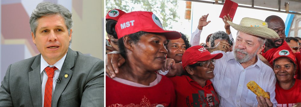 Em vídeo, o deputado federal Paulo Teixeira (PT-SP) diz que a Folha, "não contente" com o resultado "tão positivo" do ex-presidente Lula nas pesquisas de intenção de voto para 2018, "faz um trabalho de tentar minar o resultado" ao questionar a população se acha que ele deve ser preso; assista (Foto: Gisele Federicce) Em vídeo, o deputado federal Paulo Teixeira (PT-SP) diz que a Folha, "não contente" com o resultado "tão positivo" do ex-presidente Lula nas pesquisas de intenção de voto para 2018, "faz um trabalho de tentar minar o resultado" ao questionar a população se acha que ele deve ser preso; assista