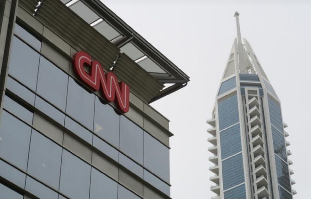 A agência reguladora das comunicações da Rússia acusou, nesta sexta-feira, o canal norte-americano CNN International de violar a lei de mídia russa, e disse ter convocado representantes da emissora ligados à questão; no início desta semana, o Ministério de Relações Exteriores da Rússia acusou os Estados Unidos de pressionarem indevidamente as operações da rede de mídia RT, apoiada pelo Kremlin, nos EUA, e advertiu que Moscou poderia tomar medidas de retaliação (Foto: José Barbacena) A agência reguladora das comunicações da Rússia acusou, nesta sexta-feira, o canal norte-americano CNN International de violar a lei de mídia russa, e disse ter convocado representantes da emissora ligados à questão; no início desta semana, o Ministério de Relações Exteriores da Rússia acusou os Estados Unidos de pressionarem indevidamente as operações da rede de mídia RT, apoiada pelo Kremlin, nos EUA, e advertiu que Moscou poderia tomar medidas de retaliação