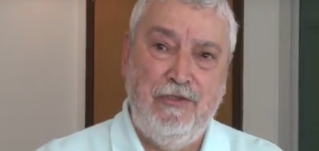 O sindicalista e comentarista político da TVT José Lopes Feijóo disse que o Brasil precisa superar as manifestações de ódio relacionadas com o nazismo e o fascismo para retomar a democracia; “Uma das características do fascismo e do nazismo é a intolerância contra o que é diferente. Contra os judeus, contra os portadores de deficiência, contra aqueles que pensam diferente, contra determinado tipo de arte, contra aquilo que eles julgam que o senso comum não aceitaria. Infelizmente estamos vivendo um momento muito parecido no Brasil. Generais estão indo à imprensa e a público ameaçando uma intervenção militar e o retorno de uma ditadura” (Foto: Leonardo Lucena) O sindicalista e comentarista político da TVT José Lopes Feijóo disse que o Brasil precisa superar as manifestações de ódio relacionadas com o nazismo e o fascismo para retomar a democracia; “Uma das características do fascismo e do nazismo é a intolerância contra o que é diferente. Contra os judeus, contra os portadores de deficiência, contra aqueles que pensam diferente, contra determinado tipo de arte, contra aquilo que eles julgam que o senso comum não aceitaria. Infelizmente estamos vivendo um momento muito parecido no Brasil. Generais estão indo à imprensa e a público ameaçando uma intervenção militar e o retorno de uma ditadura”