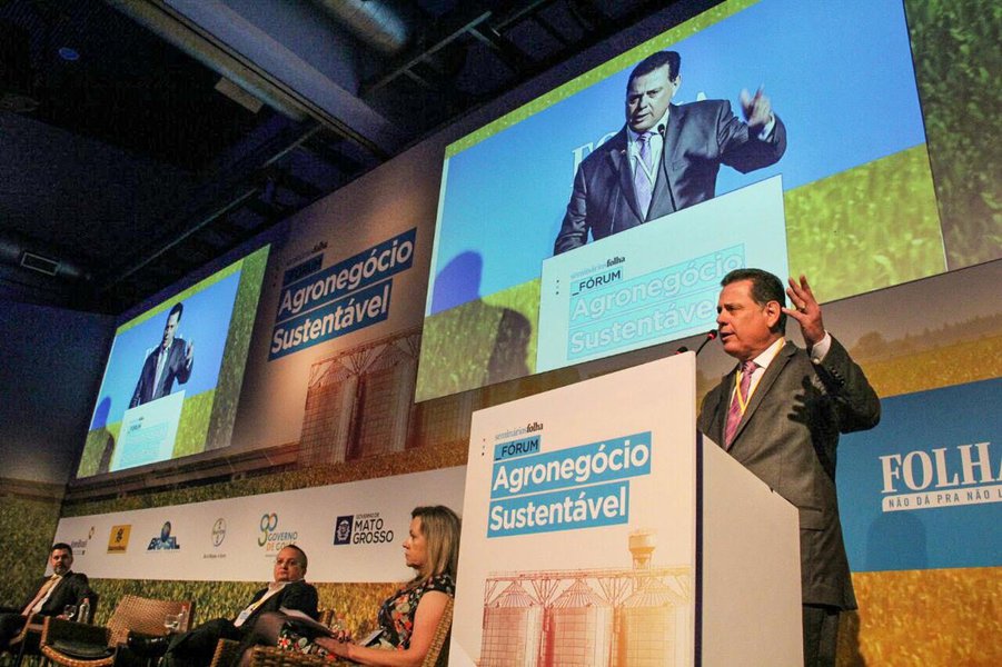 O governador Marconi Perillo, presidente do Fórum de Governadores do Brasil Central, participou na manhã desta quinta-feira (14) do Fórum do Agronegócio Sustentável, na capital paulista; o goiano defendeu com veemência uma reformulação da Lei Kandir, para que os estados tenham garantias de retorno em impostos sobre o que exportam (Foto: José Barbacena) O governador Marconi Perillo, presidente do Fórum de Governadores do Brasil Central, participou na manhã desta quinta-feira (14) do Fórum do Agronegócio Sustentável, na capital paulista; o goiano defendeu com veemência uma reformulação da Lei Kandir, para que os estados tenham garantias de retorno em impostos sobre o que exportam
