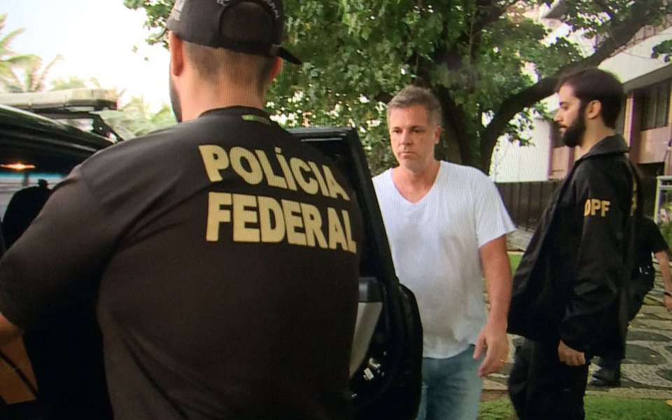 O TRF2 manteve a prisão preventiva do empresário Marco Antonio de Luca, que está detido desde o dia 1º de junho; ele é acusado, pela força-tarefa da Operação Lava Jato no Rio de Janeiro de crimes de corrupção passiva, organização criminosa e lavagem de dinheiro, no âmbito da Operação Ratatouille; desembargadores concordaram com o MPF de que não houve alteração nos fundamentos da prisão como a garantia da ordem pública e a gravidade das condutas (Foto: Leonardo Lucena) O TRF2 manteve a prisão preventiva do empresário Marco Antonio de Luca, que está detido desde o dia 1º de junho; ele é acusado, pela força-tarefa da Operação Lava Jato no Rio de Janeiro de crimes de corrupção passiva, organização criminosa e lavagem de dinheiro, no âmbito da Operação Ratatouille; desembargadores concordaram com o MPF de que não houve alteração nos fundamentos da prisão como a garantia da ordem pública e a gravidade das condutas