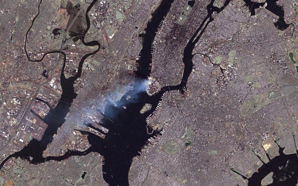 A agência espacial revelou fotografias captadas a partir do espaço mostrando Nova York no dia da tragédia de 11 de setembro de 2001 (Foto: Leonardo Attuch) A agência espacial revelou fotografias captadas a partir do espaço mostrando Nova York no dia da tragédia de 11 de setembro de 2001