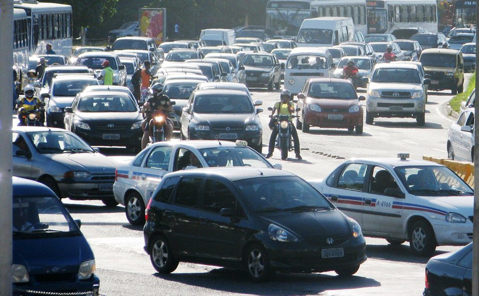 Veículos registrados em Salvador com placas de final 9 devem ser recadastrados no Detran durante o mês de agosto; o procedimento obrigatório está disponível no site do órgão, sem custos para o cidadão; veja como fazer (Foto: Romulo Faro) Veículos registrados em Salvador com placas de final 9 devem ser recadastrados no Detran durante o mês de agosto; o procedimento obrigatório está disponível no site do órgão, sem custos para o cidadão; veja como fazer