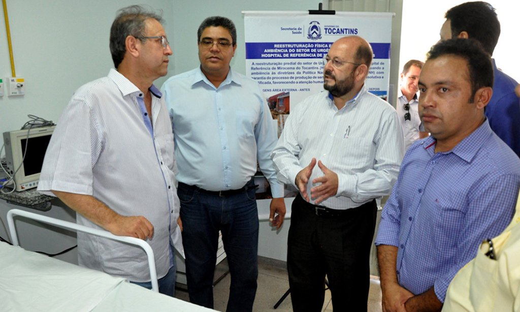 O governador Marcelo Miranda esteve em Miracema e entregou reformas no Hospital Regional da cidade, que recebeu melhorias em toda a área do pronto-socorro e ganhou uma sala de estabilização; neste novo espaço, pacientes graves receberão um atendimento mais adequado e, depois de estabilizados, serem encaminhados para tratamento em hospital de maior complexidade, caso seja necessário (Foto: Leonardo Lucena) O governador Marcelo Miranda esteve em Miracema e entregou reformas no Hospital Regional da cidade, que recebeu melhorias em toda a área do pronto-socorro e ganhou uma sala de estabilização; neste novo espaço, pacientes graves receberão um atendimento mais adequado e, depois de estabilizados, serem encaminhados para tratamento em hospital de maior complexidade, caso seja necessário