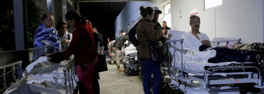 O terremoto de 8,2 graus na escala Richter ocorrido nesta quinta-feira (07) já deixou ao menos 35 mortos no México; De acordo com a Secretaria de Comunicações e Transporte, diversos sistemas de transporte do país, bem como todo tipo de infraestruturas públicas e as escolas de 11 estados permanecem fechadas (Foto: Charles Nisz) O terremoto de 8,2 graus na escala Richter ocorrido nesta quinta-feira (07) já deixou ao menos 35 mortos no México; De acordo com a Secretaria de Comunicações e Transporte, diversos sistemas de transporte do país, bem como todo tipo de infraestruturas públicas e as escolas de 11 estados permanecem fechadas