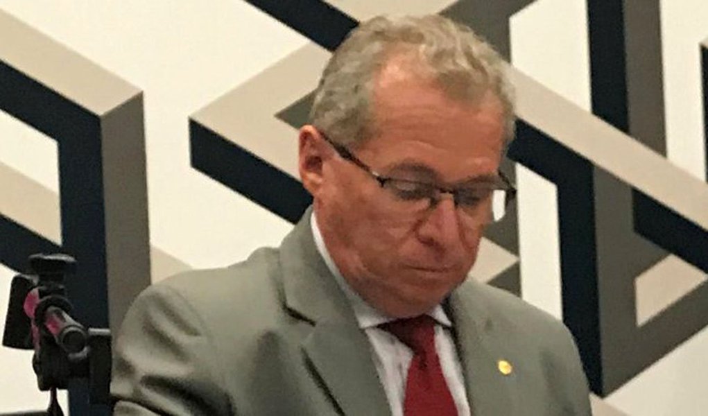 O presidente do Partido dos Trabalhadores no Piauí, deputado federal Assis Carvalho, disse que não é contra a candidatura de ninguém, apenas "é a favor da reeleição de quem tem direito"; declaração é uma referência à vice-governadora Margarete Coelho (PP), considerada uma aliada que soma nas eleições de 2018 pelo conhecimento, respaldo político e trânsito entre os partidos, segundo relato no Piauí Hoje (Foto: Voney Malta) O presidente do Partido dos Trabalhadores no Piauí, deputado federal Assis Carvalho, disse que não é contra a candidatura de ninguém, apenas "é a favor da reeleição de quem tem direito"; declaração é uma referência à vice-governadora Margarete Coelho (PP), considerada uma aliada que soma nas eleições de 2018 pelo conhecimento, respaldo político e trânsito entre os partidos, segundo relato no Piauí Hoje