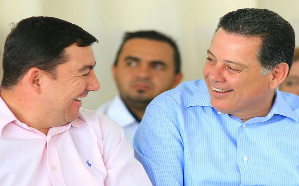 O presidente da Assembleia Legislativa de Goiás, José Vitti (PSDB), vai assumir o governo do Estado do próximo dia 7 de setembro; o deputado ficará à frente da gestão durante sete dias, conforme anunciou o governador Marconi Perillo em Ouro Verde (GO), onde esteve para oficializar convênio do programa Goiás na Frente; Vitti terá a oportunidade de administrar o Estado no período em que Marconi e o vice-governador José Eliton estiverem em missão comercial no exterior (Foto: José Barbacena) O presidente da Assembleia Legislativa de Goiás, José Vitti (PSDB), vai assumir o governo do Estado do próximo dia 7 de setembro; o deputado ficará à frente da gestão durante sete dias, conforme anunciou o governador Marconi Perillo em Ouro Verde (GO), onde esteve para oficializar convênio do programa Goiás na Frente; Vitti terá a oportunidade de administrar o Estado no período em que Marconi e o vice-governador José Eliton estiverem em missão comercial no exterior