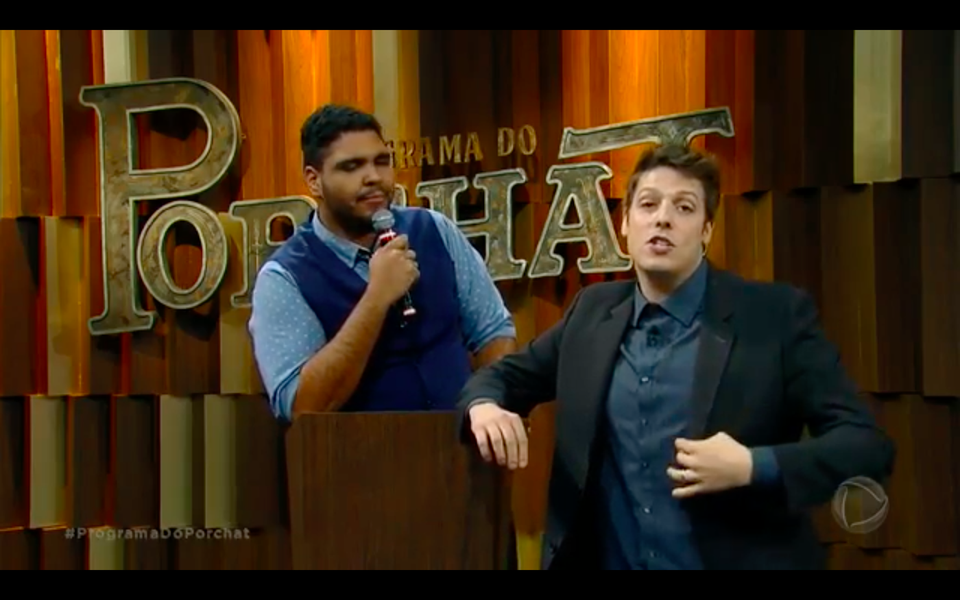 O humorista Fábio Porchat ironizou em seu programa a quantidade de citações do senador Aécio Neves (PSDB) em delações premiadas: "O senador Aécio Neves foi mais uma vez citado numa delação. Dessa vez foi o publicitário Marcos Valério. O Aécio está envolvido em tantas delações que daqui a pouco ele pede música no Fantástico" (Foto: Giuliana Miranda) O humorista Fábio Porchat ironizou em seu programa a quantidade de citações do senador Aécio Neves (PSDB) em delações premiadas: "O senador Aécio Neves foi mais uma vez citado numa delação. Dessa vez foi o publicitário Marcos Valério. O Aécio está envolvido em tantas delações que daqui a pouco ele pede música no Fantástico"