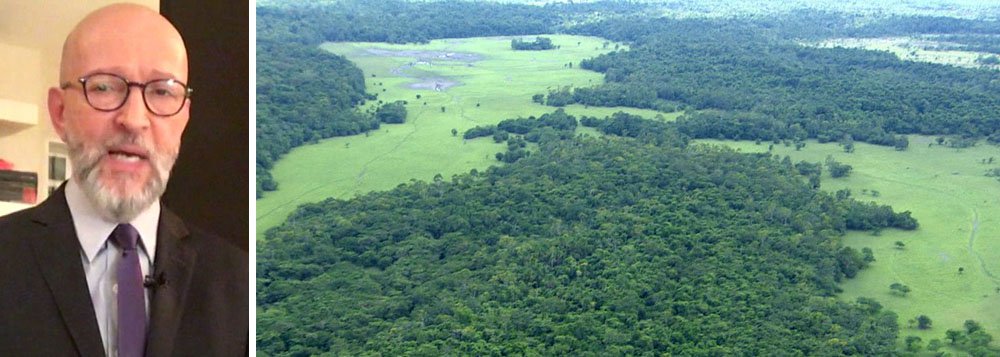 Jornalista Josias de Souza destaca o vaivém do governo Temer, que recuou mais de uma vez sobre o decreto que abria para exploração mineral uma área da floresta amazônica; "O decreto sai de cena da mesma maneira que entrou: de fininho", lembra ele; "O vaivém de Temer estimula uma dúvida: que negociatas se escondiam atrás desse decreto?", questiona o colunista (Foto: Gisele Federicce) Jornalista Josias de Souza destaca o vaivém do governo Temer, que recuou mais de uma vez sobre o decreto que abria para exploração mineral uma área da floresta amazônica; "O decreto sai de cena da mesma maneira que entrou: de fininho", lembra ele; "O vaivém de Temer estimula uma dúvida: que negociatas se escondiam atrás desse decreto?", questiona o colunista