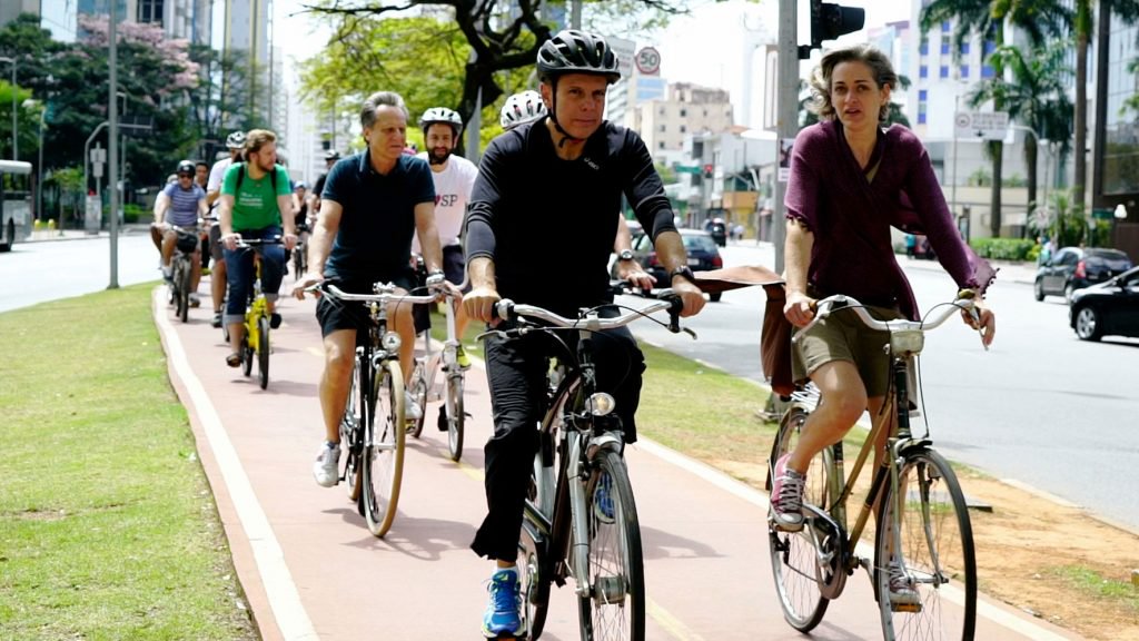 O prefeito tucano, que chegou a jogar flores de uma ciclista no chão, tem “descontinuado” as políticas de incentivo ao uso da bicicleta em São Paulo – marca da gestão Haddad – e, como efeito, a morte de ciclistas aumentou, de acordo com o Ciclocidade, em 75% apenas no primeiro semestre deste ano (Foto: Leonardo Attuch) O prefeito tucano, que chegou a jogar flores de uma ciclista no chão, tem “descontinuado” as políticas de incentivo ao uso da bicicleta em São Paulo – marca da gestão Haddad – e, como efeito, a morte de ciclistas aumentou, de acordo com o Ciclocidade, em 75% apenas no primeiro semestre deste ano