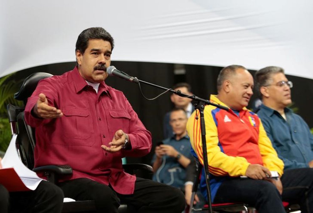 O presidente venezuelano criticou nesta segunda-feira 14 os comentários do presidente dos EUA, Donald Trump, sobre uma "opção militar" para o país sul-americano, acrescentando que ele mantém seu pedido para conversar com Trump; ele também determinou a realização de exercícios militares em resposta à ameaça de Trump (Foto: Gisele Federicce) O presidente venezuelano criticou nesta segunda-feira 14 os comentários do presidente dos EUA, Donald Trump, sobre uma "opção militar" para o país sul-americano, acrescentando que ele mantém seu pedido para conversar com Trump; ele também determinou a realização de exercícios militares em resposta à ameaça de Trump