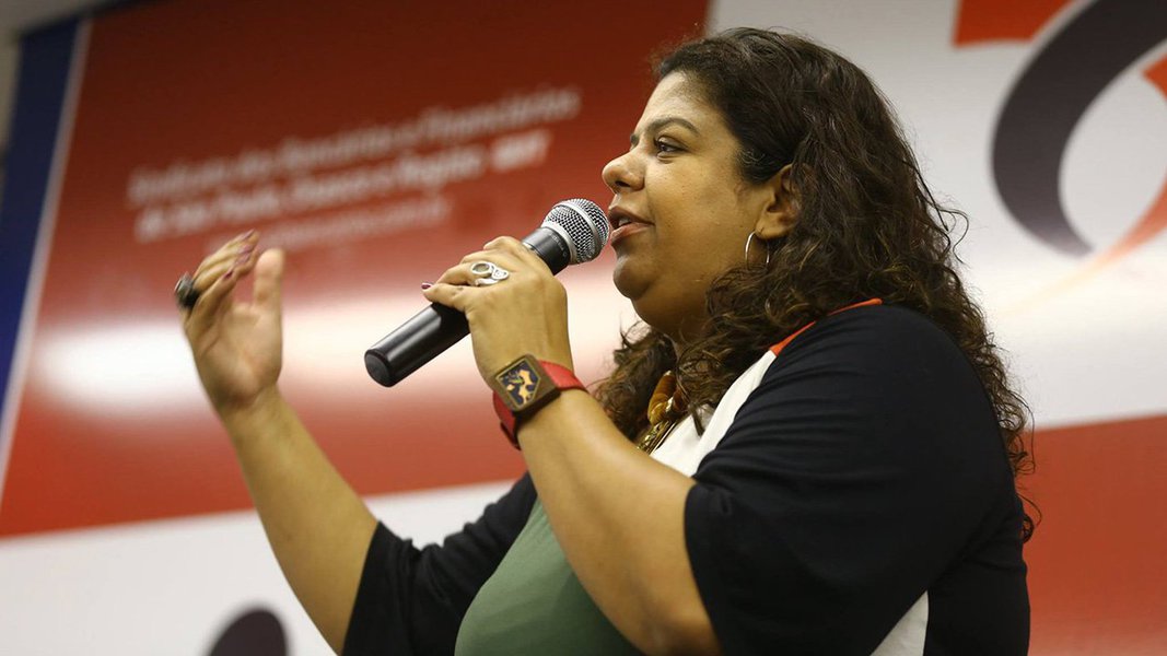 A nova presidenta do Sindicato dos Bancários de São Paulo, Ivone Silva, assume em meio a um cenário de desmonte de direitos, mas acredita nas mudanças. "Tudo o que temos conquistamos com muita luta" (Foto: Aquiles Lins) A nova presidenta do Sindicato dos Bancários de São Paulo, Ivone Silva, assume em meio a um cenário de desmonte de direitos, mas acredita nas mudanças. "Tudo o que temos conquistamos com muita luta"