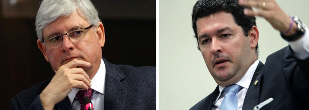 Procurador-geral da República, Rodrigo Janot, pediu ao Supremo Tribunal Federal (STF) a abertura de inquérito para investigar o deputado federal Betinho Gomes (PSDB-PE) por peculato; Betinho Gomes é suspeito de ter utilizado recursos da cota parlamentar em uma locadora de veículos fantasma na cidade do Recife; tucano foi relator do projeto de reforma política na Comissão de Constituição e Justiça (CCJ) da Câmara; parlamentar disse que atitude de Janot causa "repulsa", "pois, numa canetada, tentar imputar a alguém algo falacioso" (Foto: Paulo Emílio) Procurador-geral da República, Rodrigo Janot, pediu ao Supremo Tribunal Federal (STF) a abertura de inquérito para investigar o deputado federal Betinho Gomes (PSDB-PE) por peculato; Betinho Gomes é suspeito de ter utilizado recursos da cota parlamentar em uma locadora de veículos fantasma na cidade do Recife; tucano foi relator do projeto de reforma política na Comissão de Constituição e Justiça (CCJ) da Câmara; parlamentar disse que atitude de Janot causa "repulsa", "pois, numa canetada, tentar imputar a alguém algo falacioso"