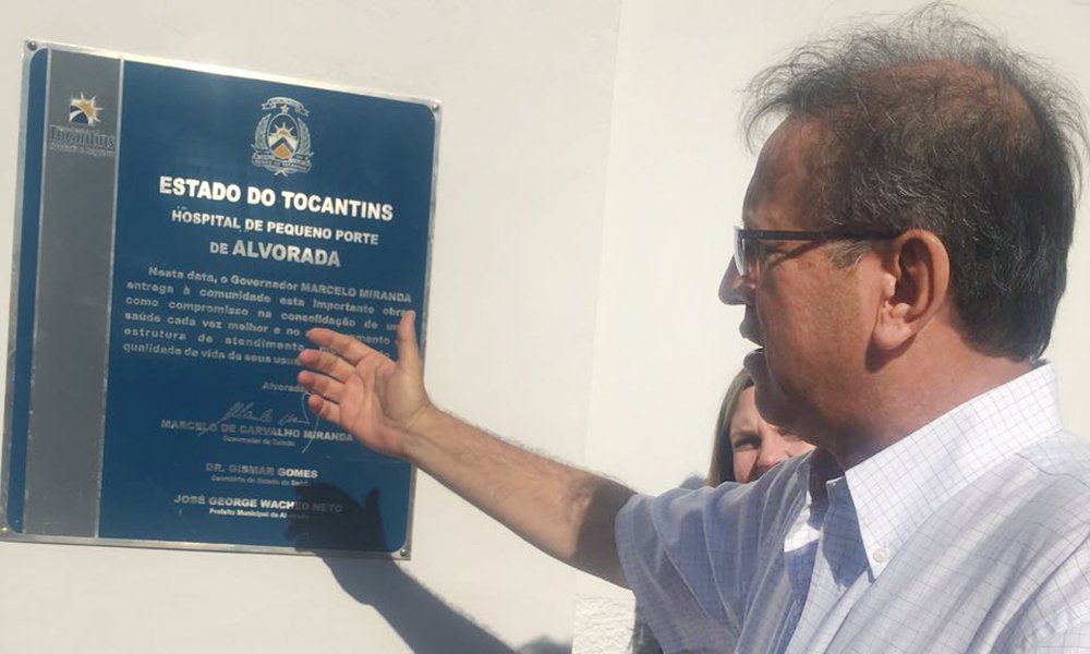 O governador do Tocantins, Marcelo Miranda, está em Alvorada, no sul do Estado, para a entregar a adequação e a ampliação do Centro Cirúrgico do Hospital de Referência de Alvorada, que está sendo reativado para atender os usuários do SUS; na sequência, o chefe do executivo estadual inaugura, na rodovia TO-373, um total de 112,61 km de pavimentação, ligando Alvorada a São Miguel, já na divisa com o estado de Goiás (Foto: Leonardo Lucena) O governador do Tocantins, Marcelo Miranda, está em Alvorada, no sul do Estado, para a entregar a adequação e a ampliação do Centro Cirúrgico do Hospital de Referência de Alvorada, que está sendo reativado para atender os usuários do SUS; na sequência, o chefe do executivo estadual inaugura, na rodovia TO-373, um total de 112,61 km de pavimentação, ligando Alvorada a São Miguel, já na divisa com o estado de Goiás
