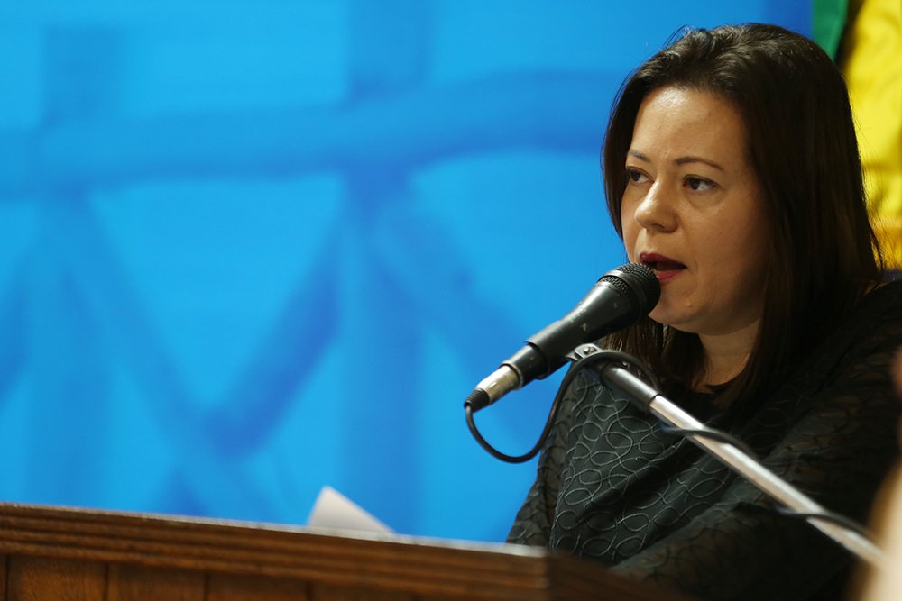 Com o objetivo de fortalecer a Rede de Atenção Básica e melhoria da assistência aos usuários do SUS, a secretária da Saúde de Aracaju, Waneska Barboza, viaja para conhecer os sistemas de gestão da área que atualmente estão em funcionamento em três cidades brasileiras: Maceió (AL), Vitória (ES) e São José dos Pinhais (PR); a ideia é ver de perto o funcionamento do sistema informatizado de toda a rede de Saúde, desde a implantação do prontuário eletrônico na Atenção Básica até a integração com a Atenção Especializada, Média e Alta Complexidade, Hospitais Municipais, Farmácias e Amoxarifado (Foto: Leonardo Lucena) Com o objetivo de fortalecer a Rede de Atenção Básica e melhoria da assistência aos usuários do SUS, a secretária da Saúde de Aracaju, Waneska Barboza, viaja para conhecer os sistemas de gestão da área que atualmente estão em funcionamento em três cidades brasileiras: Maceió (AL), Vitória (ES) e São José dos Pinhais (PR); a ideia é ver de perto o funcionamento do sistema informatizado de toda a rede de Saúde, desde a implantação do prontuário eletrônico na Atenção Básica até a integração com a Atenção Especializada, Média e Alta Complexidade, Hospitais Municipais, Farmácias e Amoxarifado