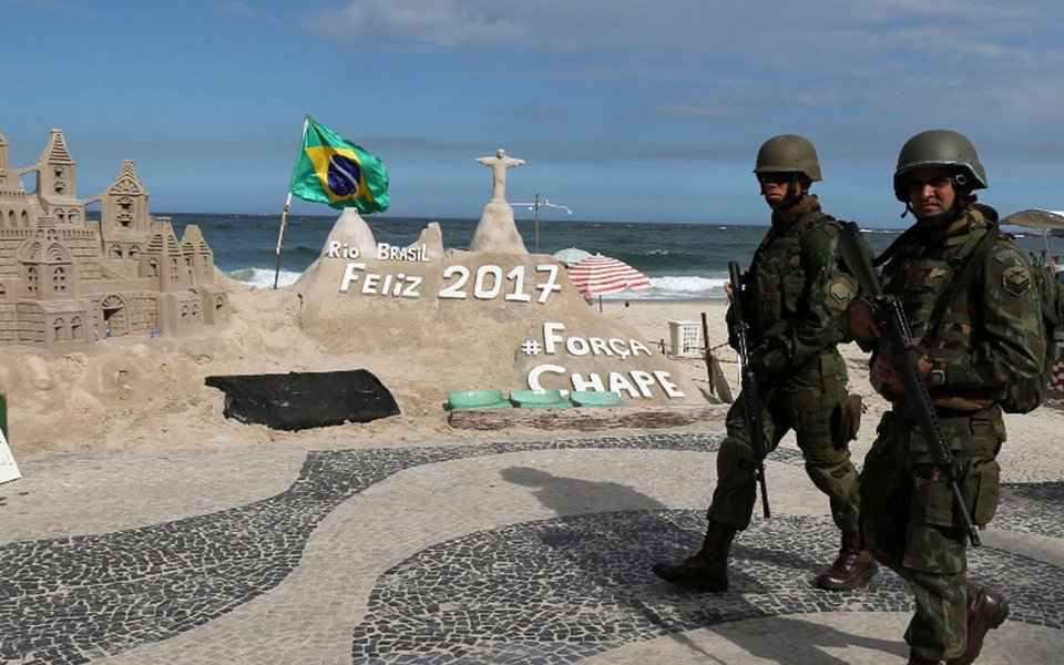 Em pleno mês de julho, período de férias dos brasileiros, os hotéis da Barra da Tijuca estão com ridículos 8% de ocupação, em média; considerando toda a rede hoteleira do Estado, o percentual é de apenas 30% (Foto: Gisele Federicce) Em pleno mês de julho, período de férias dos brasileiros, os hotéis da Barra da Tijuca estão com ridículos 8% de ocupação, em média; considerando toda a rede hoteleira do Estado, o percentual é de apenas 30%