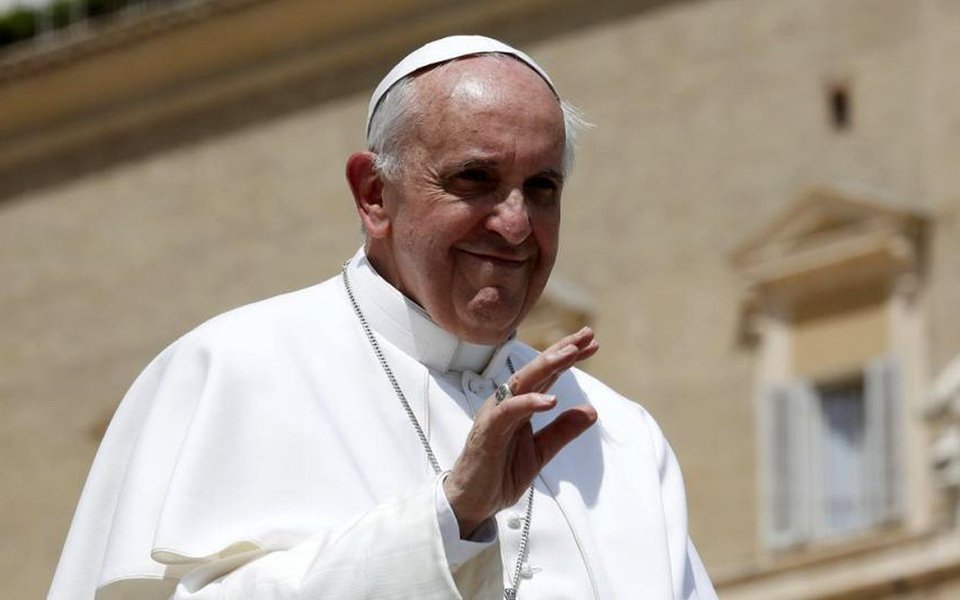 O papa Francisco disse neste domingo 23 que se alarmou com a recente violência em Jerusalém e pediu diálogo e moderação para ajudar a restaurar a paz; "Estou seguindo com ansiedade a grave tensão e violência dos últimos dias em Jerusalém. Sinto a necessidade de expressar um apelo sincero para a moderação e o diálogo", disse o pontífice (Foto: Gisele Federicce) O papa Francisco disse neste domingo 23 que se alarmou com a recente violência em Jerusalém e pediu diálogo e moderação para ajudar a restaurar a paz; "Estou seguindo com ansiedade a grave tensão e violência dos últimos dias em Jerusalém. Sinto a necessidade de expressar um apelo sincero para a moderação e o diálogo", disse o pontífice