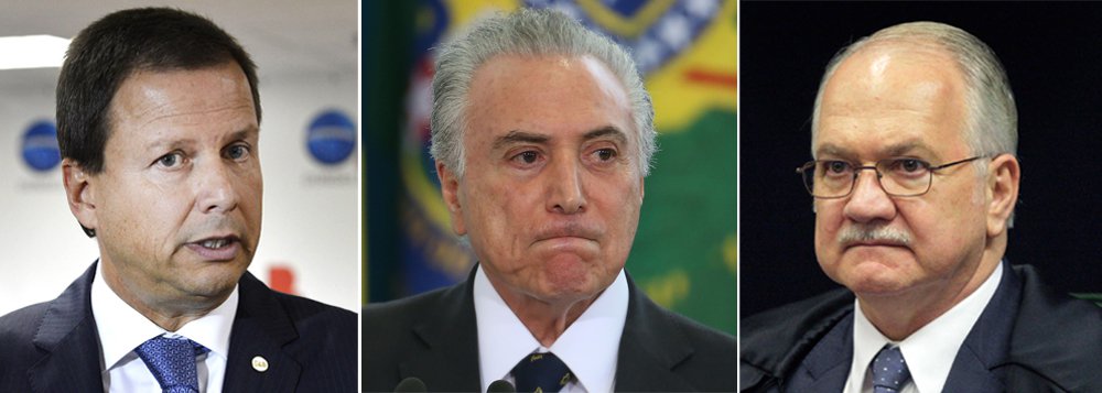 O presidente da OAB, Claudio Lamachia, disse neste sábado que repudia "com veemência" qualquer investigação ilegal contra ministro do Supremo Tribunal Federal, "especialmente" quando articulada por "agentes públicos que possuem o dever de salvaguardar o Estado de Direito"; Lamachia diz que se for confirmada a denúncia de uso da Abin para conduzir investigações políticas contra autoridades, como no caso do ministro Edson Fachin, o país estará diante de "um ataque direto ao Estado Democrático de Direito"; "Não podemos aceitar que o Supremo Tribunal Federal seja vítima de arapongagem política"; a OAB, que já pediu impeachment de Michel Temer, se associa ao Poder Judiciário e ao Ministério Público em repúdio ao peemedebista (Foto: Romulo Faro) O presidente da OAB, Claudio Lamachia, disse neste sábado que repudia "com veemência" qualquer investigação ilegal contra ministro do Supremo Tribunal Federal, "especialmente" quando articulada por "agentes públicos que possuem o dever de salvaguardar o Estado de Direito"; Lamachia diz que se for confirmada a denúncia de uso da Abin para conduzir investigações políticas contra autoridades, como no caso do ministro Edson Fachin, o país estará diante de "um ataque direto ao Estado Democrático de Direito"; "Não podemos aceitar que o Supremo Tribunal Federal seja vítima de arapongagem política"; a OAB, que já pediu impeachment de Michel Temer, se associa ao Poder Judiciário e ao Ministério Público em repúdio ao peemedebista
