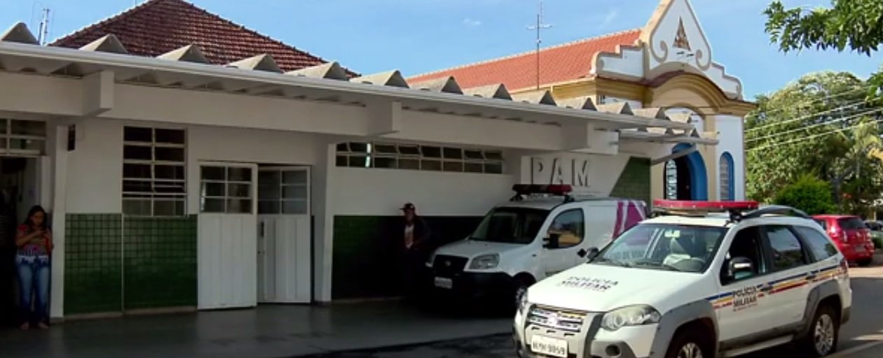 A Santa Casa de Misericórdia do Hospital São Francisco de Assis, de Três Pontas (MG), não consegue arcar com os gastos, e as dívidas já chegam a R$ 19 milhões; é o que aponta um ofício encaminhado pela diretoria da instituição à secretaria de Saúde do município; o número de plantonistas está cada vez menor por conta da crise e do atraso de quatro meses nos pagamentos (Foto: Leonardo Lucena) A Santa Casa de Misericórdia do Hospital São Francisco de Assis, de Três Pontas (MG), não consegue arcar com os gastos, e as dívidas já chegam a R$ 19 milhões; é o que aponta um ofício encaminhado pela diretoria da instituição à secretaria de Saúde do município; o número de plantonistas está cada vez menor por conta da crise e do atraso de quatro meses nos pagamentos