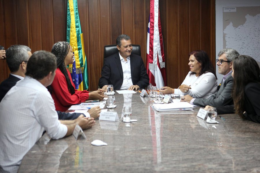 A paratleta baiana de natação Mônica Veloso tem feito história nas mais disputadas piscinas do Brasil e do mundo; recebida pelo governador Rui Costa, ela teve reforçada a garantia do apoio do Estado, por meio da Secretaria do Trabalho, Emprego, Renda e Esporte (Setre); "Sua história é uma lição de vida para muitas pessoas. Você representou de maneira fantástica a Bahia. Parabéns pela conquista. Vamos continuar te apoiando no esporte", afirmou Rui à paratleta (Foto: Romulo Faro) A paratleta baiana de natação Mônica Veloso tem feito história nas mais disputadas piscinas do Brasil e do mundo; recebida pelo governador Rui Costa, ela teve reforçada a garantia do apoio do Estado, por meio da Secretaria do Trabalho, Emprego, Renda e Esporte (Setre); "Sua história é uma lição de vida para muitas pessoas. Você representou de maneira fantástica a Bahia. Parabéns pela conquista. Vamos continuar te apoiando no esporte", afirmou Rui à paratleta