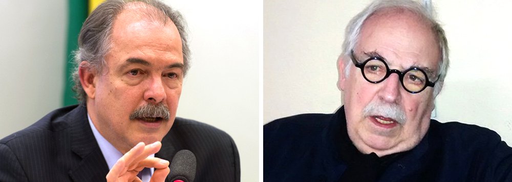 "Marco Aurélio participou da fundação e da redação das principais teses dos encontros do PT, trabalhamos nos programas de governo de sete campanhas presidenciais, vencemos quatro sucessivas. Foi sempre um internacionalista dedicou toda uma vida a integração Latino Americana e este será seu maior legado", diz o ex-ministro Aloizio Mercadante (Foto: Leonardo Attuch) "Marco Aurélio participou da fundação e da redação das principais teses dos encontros do PT, trabalhamos nos programas de governo de sete campanhas presidenciais, vencemos quatro sucessivas. Foi sempre um internacionalista dedicou toda uma vida a integração Latino Americana e este será seu maior legado", diz o ex-ministro Aloizio Mercadante