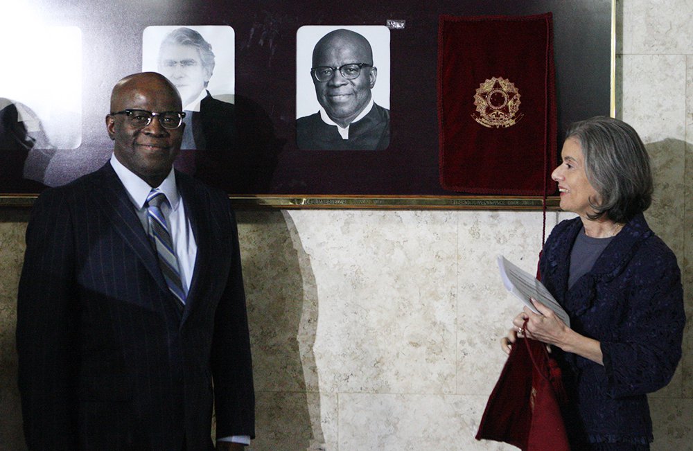 Ex-presidente do Supremo Tribunal Federal disse estar refletindo sobre o assunto e que não ignora as pesquisas eleitorais; Joaquim Barbosa relatou até mesmo já ter conversado com a ex-ministra Marina Silva (Rede) e com o PSB, mas afirmou não saber "se decidiria dar este passo" (Foto: Gisele Federicce) Ex-presidente do Supremo Tribunal Federal disse estar refletindo sobre o assunto e que não ignora as pesquisas eleitorais; Joaquim Barbosa relatou até mesmo já ter conversado com a ex-ministra Marina Silva (Rede) e com o PSB, mas afirmou não saber "se decidiria dar este passo"