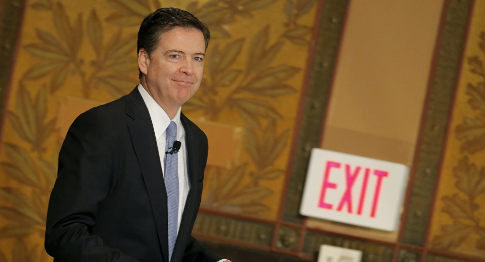 Um total de 46% dos cidadãos dos EUA acredita que o ex-diretor do FBI James Comey (foto) é mais honesto e confiável que o próprio presidente Donald Trump, informou uma pesquisa; o levantamento foi realizado pela YouGov e indicou que 26% dos estadunidenses consideram Trump como confiável, enquanto 28% o consideram não confiável; a pesquisa foi realizada nos dias 8 e 9 de junho e envolveu mil entrevistados (Foto: Romulo Faro) Um total de 46% dos cidadãos dos EUA acredita que o ex-diretor do FBI James Comey (foto) é mais honesto e confiável que o próprio presidente Donald Trump, informou uma pesquisa; o levantamento foi realizado pela YouGov e indicou que 26% dos estadunidenses consideram Trump como confiável, enquanto 28% o consideram não confiável; a pesquisa foi realizada nos dias 8 e 9 de junho e envolveu mil entrevistados