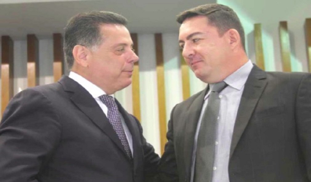 O presidente da Assembleia Legislativa, deputado estadual José Vitti (PSDB), voltou a destacar a importância do programa estadual Goiás na frente, que está destinando recursos da ordem de R$ 9 bilhões aos 246 municípios goianos para realização de investimentos em diversas áreas, especialmente em educação, infraestrutura, saúde e segurança; Vitti participou da assinatura do convênio com o município de Palmeiras de Goiás ao lado do governador Marconi Perillo (PSDB). Foi destinado ao município o montante de R$ 3 milhões para obras (Foto: José Barbacena) O presidente da Assembleia Legislativa, deputado estadual José Vitti (PSDB), voltou a destacar a importância do programa estadual Goiás na frente, que está destinando recursos da ordem de R$ 9 bilhões aos 246 municípios goianos para realização de investimentos em diversas áreas, especialmente em educação, infraestrutura, saúde e segurança; Vitti participou da assinatura do convênio com o município de Palmeiras de Goiás ao lado do governador Marconi Perillo (PSDB). Foi destinado ao município o montante de R$ 3 milhões para obras
