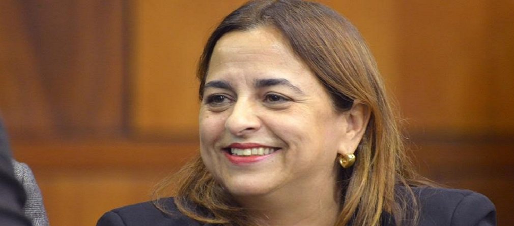 Em resposta à solicitação da deputada estadual Eliane Pinheiro (PMN), o governador Marconi Perillo (PSDB) vai baixar de 15% para 10% a contribuição de pequenos produtores de boi ao Fundo Protege; imposto é calculado em cima do incentivo dado pelo Estado; existe também a possibilidade de o governo anunciar, em breve, a redução de 12% para para 7% da alíquota de ICMS para o setor; decreto restringe a medida a 500 arrobas, ou seja: não vai beneficiar os grandes criadores de gado. A mudança no ICMS vai precisar ser submetida à Assembleia Legislativa, caso seja mesmo acatada pelo governo (Foto: José Barbacena) Em resposta à solicitação da deputada estadual Eliane Pinheiro (PMN), o governador Marconi Perillo (PSDB) vai baixar de 15% para 10% a contribuição de pequenos produtores de boi ao Fundo Protege; imposto é calculado em cima do incentivo dado pelo Estado; existe também a possibilidade de o governo anunciar, em breve, a redução de 12% para para 7% da alíquota de ICMS para o setor; decreto restringe a medida a 500 arrobas, ou seja: não vai beneficiar os grandes criadores de gado. A mudança no ICMS vai precisar ser submetida à Assembleia Legislativa, caso seja mesmo acatada pelo governo
