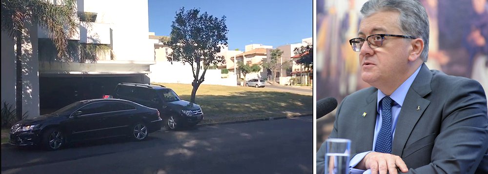 Em mais uma fase da Lava Jato, a Polícia Federal prendeu, na manhã desta quinta-feira, Aldemir Bendine, ex-presidente do Banco do Brasil e da Petrobras; segundo a PF, Bendine e pessoas a ele relacionadas teriam solicitado vantagem indevida em razão dos cargos exercidos para que o Grupo Odebrecht não viesse a ser prejudicado em futuras contratações da Petrobras; em troca, o grupo teria efetuado o pagamento em espécie de ao menos R$ 3 milhões (Foto: Giuliana Miranda) Em mais uma fase da Lava Jato, a Polícia Federal prendeu, na manhã desta quinta-feira, Aldemir Bendine, ex-presidente do Banco do Brasil e da Petrobras; segundo a PF, Bendine e pessoas a ele relacionadas teriam solicitado vantagem indevida em razão dos cargos exercidos para que o Grupo Odebrecht não viesse a ser prejudicado em futuras contratações da Petrobras; em troca, o grupo teria efetuado o pagamento em espécie de ao menos R$ 3 milhões