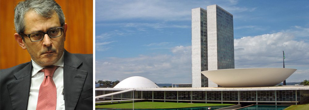 Em editorial, jornal dirigido por Otávio Frias diz que "há muito considera o parlamentarismo mais moderno e funcional que o presidencialismo", mas afirma não ver sinais de que "uma proposta tão complexa como a adoção do parlamentarismo possa amadurecer em pouco tempo" (Foto: Gisele Federicce) Em editorial, jornal dirigido por Otávio Frias diz que "há muito considera o parlamentarismo mais moderno e funcional que o presidencialismo", mas afirma não ver sinais de que "uma proposta tão complexa como a adoção do parlamentarismo possa amadurecer em pouco tempo"