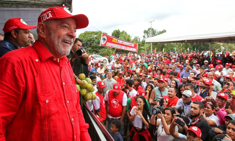 Resolução do For de São Paulo, conferência de partidos de esquerda criada em 1990, defende a inocência do ex-presidente Lula frente à condenação pelo juiz Sérgio Moro; "Esta calúnia e injustiça visa impedir Lula como um candidato a presidente do Brasil nas eleições de 2018. Além de sua inocência, a eleição sem a participação de Lula seria uma fraude à democracia", diz a organização
(Foto: Aquiles Lins) Resolução do For de São Paulo, conferência de partidos de esquerda criada em 1990, defende a inocência do ex-presidente Lula frente à condenação pelo juiz Sérgio Moro; "Esta calúnia e injustiça visa impedir Lula como um candidato a presidente do Brasil nas eleições de 2018. Além de sua inocência, a eleição sem a participação de Lula seria uma fraude à democracia", diz a organização