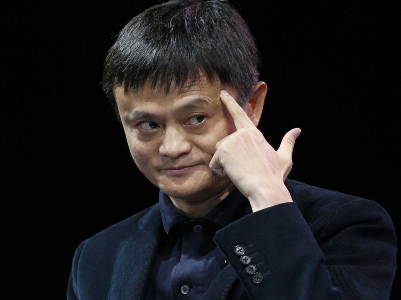 Enquanto o Brasil de Temer quer instituir jornadas de trabalho de até 12 horas diárias, mundo discute redução da jornada e semana de trabalho de quatro dias; para Jack Ma, fundador da gigante chinesa Alibaba, "com a evolução da tecnologia, e a inteligência artificia, haverá espaço para que as pessoas trabalhem menos e viajem mais". (Foto: Charles Nisz) Enquanto o Brasil de Temer quer instituir jornadas de trabalho de até 12 horas diárias, mundo discute redução da jornada e semana de trabalho de quatro dias; para Jack Ma, fundador da gigante chinesa Alibaba, "com a evolução da tecnologia, e a inteligência artificia, haverá espaço para que as pessoas trabalhem menos e viajem mais".