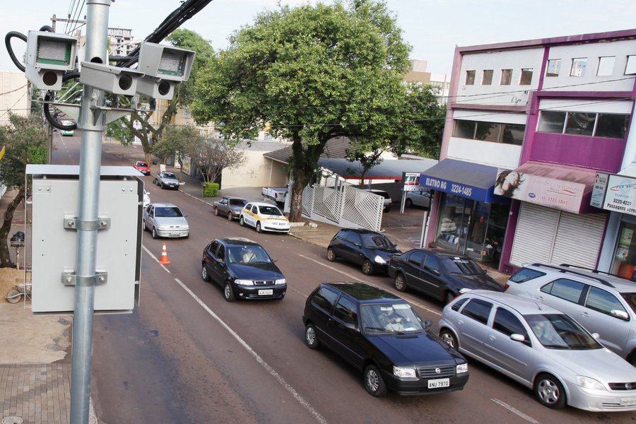 O Ministério Público Federal no Ceará (MPF/CE) ingressou com uma ação para o cumprimento da sentença que anulou multas de trânsito expedidas pela AMC e pelo Detran/CE). As penalidades foram aplicadas entre 27 de dezembro de 2006 e 31 dezembro de 2011 com o uso de equipamentos de fiscalização eletrônica. De acordo com o MPF, até o presente momento não há informações acerca do cumprimento da sentença da Justiça Federal. (Foto: Fatima 247) O Ministério Público Federal no Ceará (MPF/CE) ingressou com uma ação para o cumprimento da sentença que anulou multas de trânsito expedidas pela AMC e pelo Detran/CE). As penalidades foram aplicadas entre 27 de dezembro de 2006 e 31 dezembro de 2011 com o uso de equipamentos de fiscalização eletrônica. De acordo com o MPF, até o presente momento não há informações acerca do cumprimento da sentença da Justiça Federal.