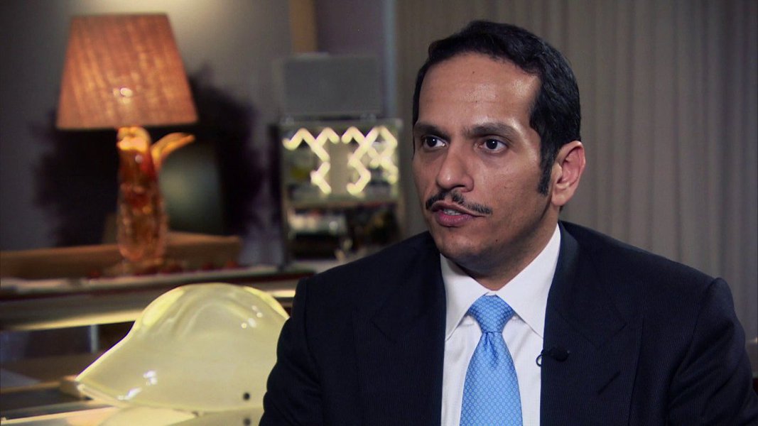 Doha agradeceu Moscou por oferecer suprimentos alimentares, em meio à crise diplomática de Qatar com outros estados árabes. A ajuda, entretanto, não é necessária neste momento, disse o ministro das Relações Exteriores do Qatar, Mohammed bin Abdulrahman Al Thani (foto); na segunda-feira, a Arábia Saudita, o Bahrein, os Emirados Árabes Unidos e o Egito romperam as relações diplomáticas com o Qatar, acusando o país de apoiar organizações terroristas e de desestabilizar a situação no Oriente Médio (Foto: Romulo Faro) Doha agradeceu Moscou por oferecer suprimentos alimentares, em meio à crise diplomática de Qatar com outros estados árabes. A ajuda, entretanto, não é necessária neste momento, disse o ministro das Relações Exteriores do Qatar, Mohammed bin Abdulrahman Al Thani (foto); na segunda-feira, a Arábia Saudita, o Bahrein, os Emirados Árabes Unidos e o Egito romperam as relações diplomáticas com o Qatar, acusando o país de apoiar organizações terroristas e de desestabilizar a situação no Oriente Médio